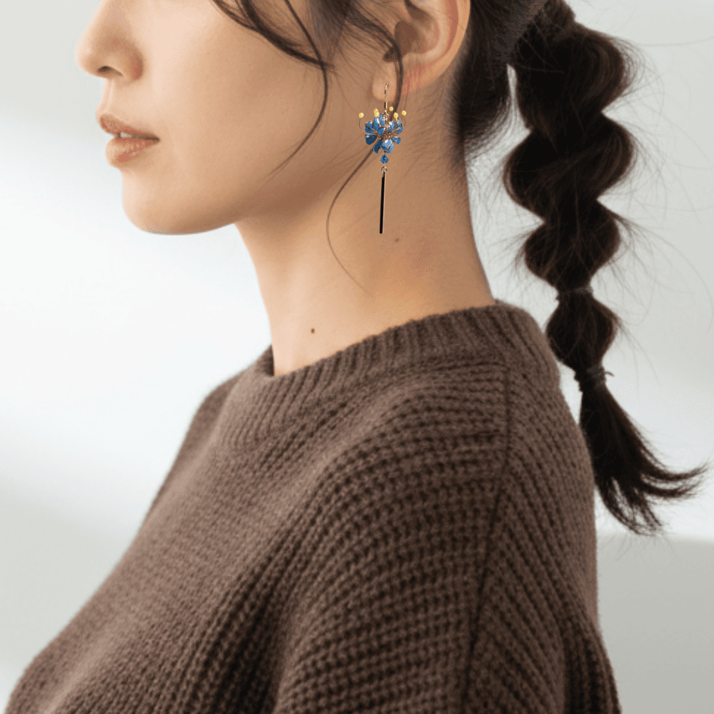 【彼岸花/曼珠沙華】ピアス ブルー/サージカルステンレス/金属アレルギー対応/揺れるデザイン/受注生産 | 2枚目